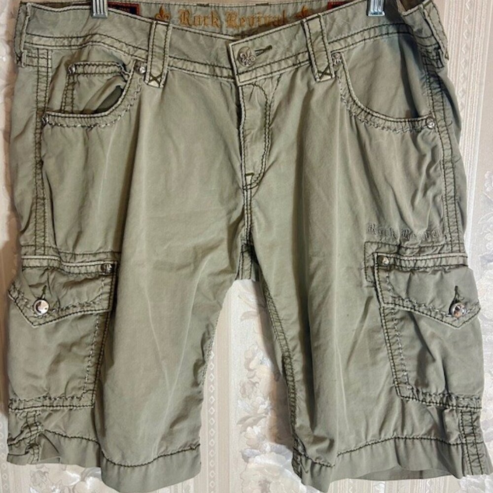 Khaki Cargo Walking Shorts by Rock Revival *Stylish* Sz. 31 (Size 10-12)
